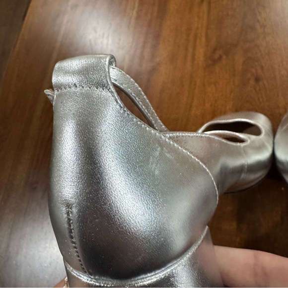 Anthropologie Bibi Lou Cardiff Twist-Strap Leather Mary Jane Heels Silver Sz 40 - Picture 7 of 12